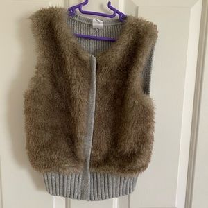 Gap Sweater vest with faux fur for 4y/o
